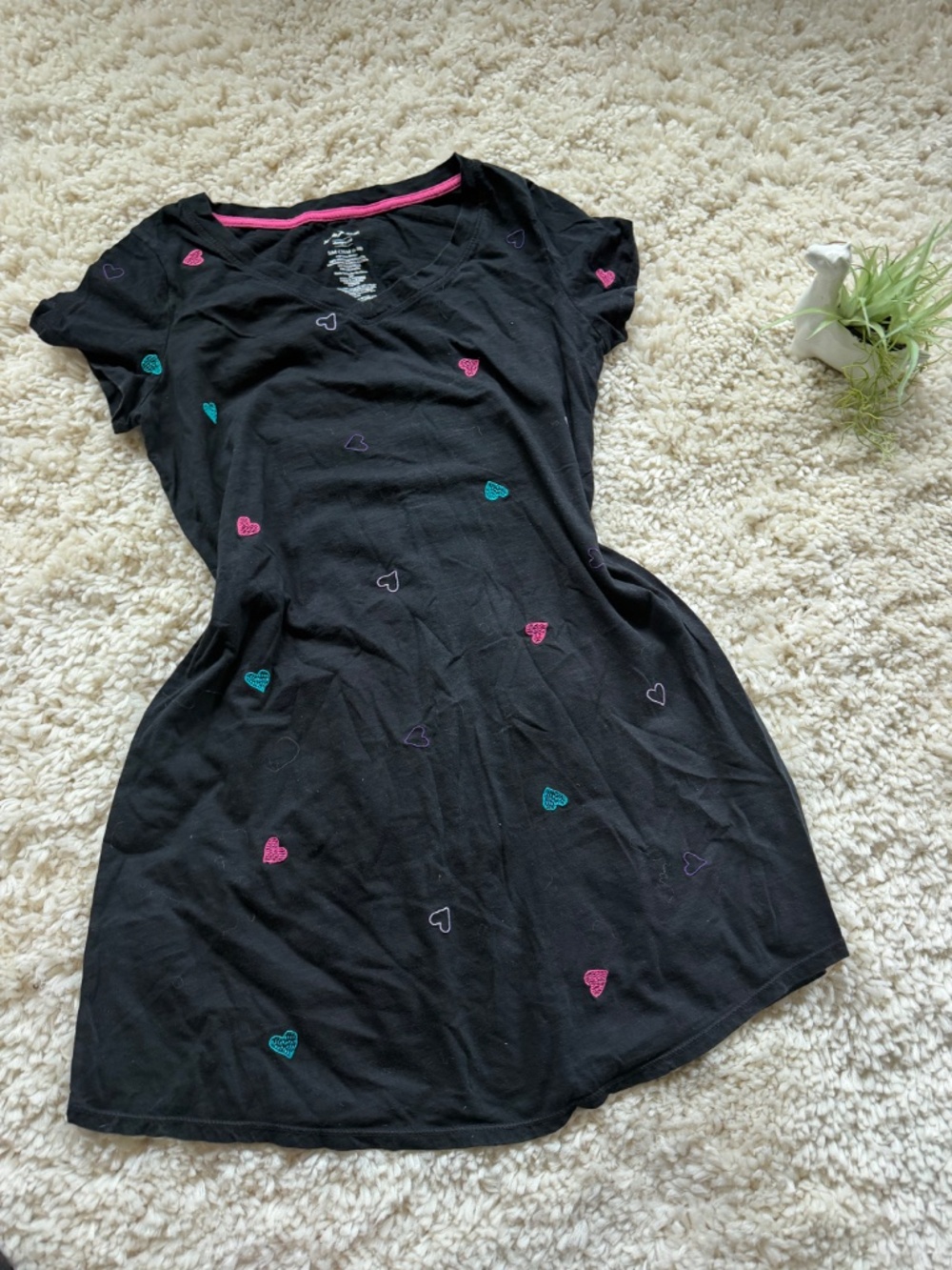 Casual black mini White Stag Black cute vintage Mini Dress with Pink & Teal Hear - Picture 2 of 5